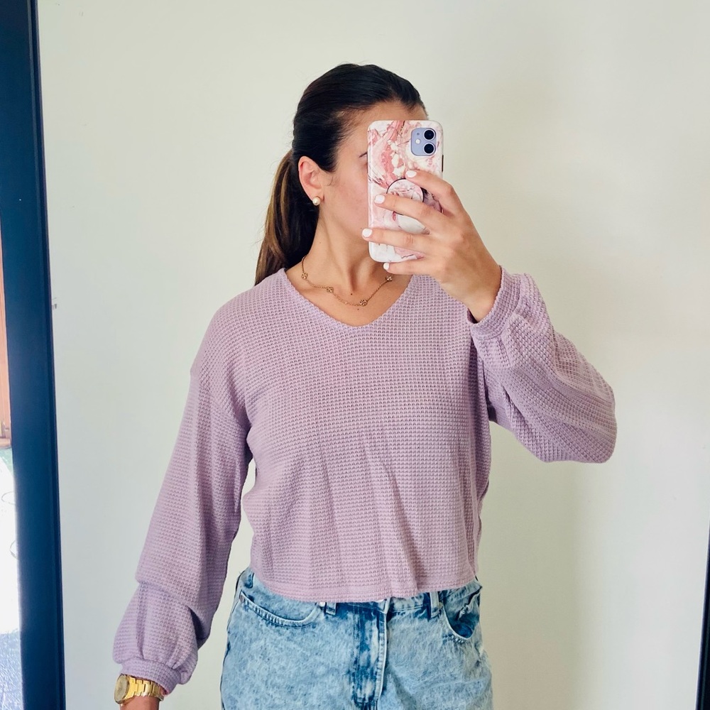 Sold 💜 Lavender 💜 V-Neckline Cuffed Long Sleeve Waffle Fabric Top S - Picture 1 of 8